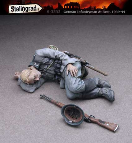 Stalingrad 3532 Немецкий пехотинец на привале
