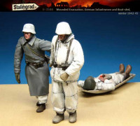 Stalingrad 3588 Эвакуация раненого. Немецкие пехотинцы с волокушей, 1942-45