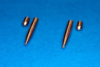 RB Model 48AB09 2 x 20mm Hispano cannons Set contains two pcs of Hispano cannons and two hole plugs witch where moun 1/48