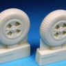 Barracuda Studios BCR32125 Hawker Tempest Mk.VI 32' 4-Slot Main-wheels - Staggered Block Tread 1/32