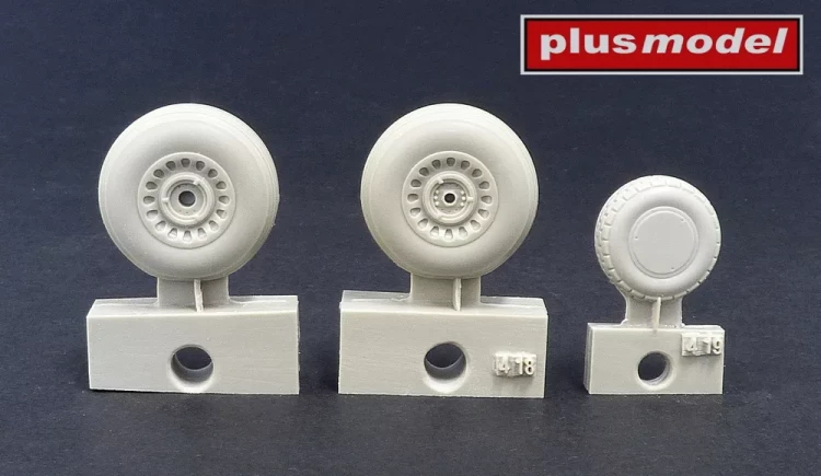 Plusmodel AL4093 B-26 Marauder wheels early (groved) 1/48