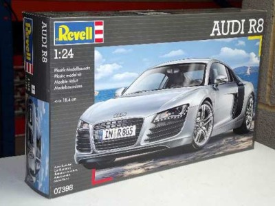 Revell 07398 Автомобиль Аudi R8 1/24