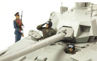 Звезда 3685 Российские современные танкисты в парадной форме 1/35