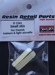Kora Model D7265 Small skis - Finnish trainers&amp;light aircrafts 1/72