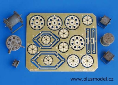 Plus model 085 Operator reels 1:35