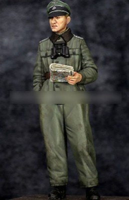 Condor F-350386 Германский офицер-танкист в зимней форме 1:35