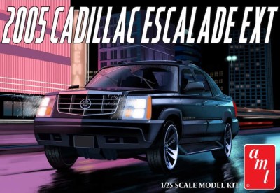 AMT 1317 2005 Cadillac Escalade EXT 1/25