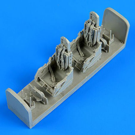 QuickBoost QB48610 L-29 Delfin - early ejection seats with safety belts 1/48