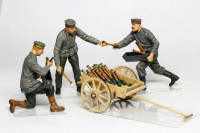 Copper State Models F32-006 German aerodrome personnel ordnance team with cart 1/32