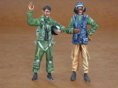 CMK F32092 US Navy modern pilot and mechanic (2 fig. ) 1/32