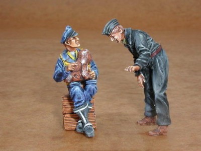 CMK F32098 German pilot + mechanic WWII (2 fig. ) 1/32
