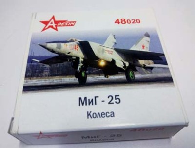 A-resin 48020 МиГ-25: колеса шасси 1/48