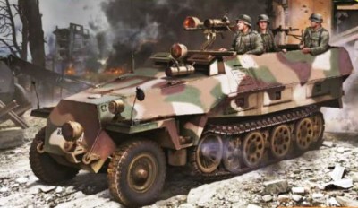 Dragon 6984 Sd.Kfz.251/1 Ausf.D W/Night Vision Falke 1/35