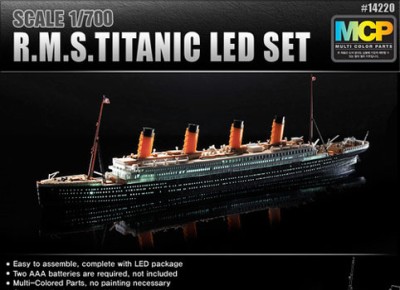 Academy 14220 RMS TITANIC с LED подсветкой 1/700