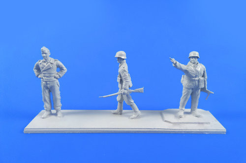 CMK F72307 German Wehrmacht Soldiers 1944 (3 fig.) 1/72