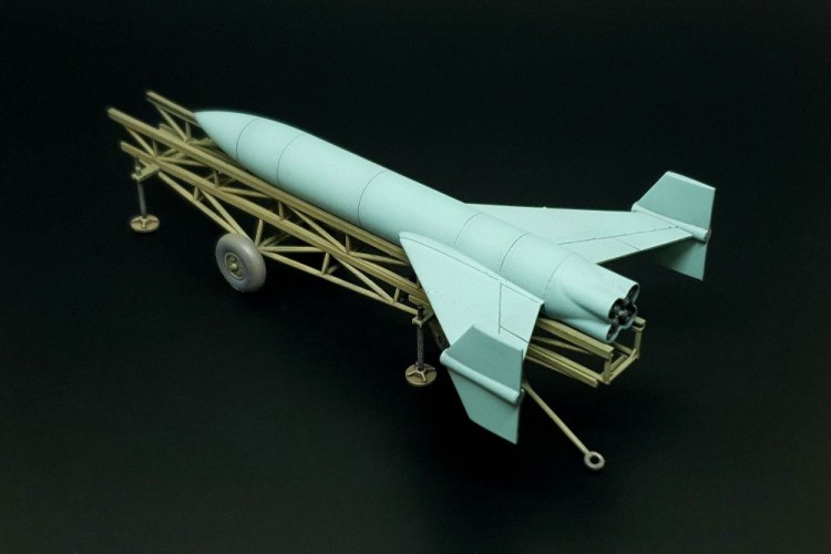 Brengun BRS-48017 Feuerlilie F-55 Flakrakete&dolly (resin kit) 1/48