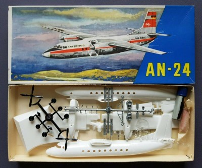 Veb Plasticart Ан-24 1/100