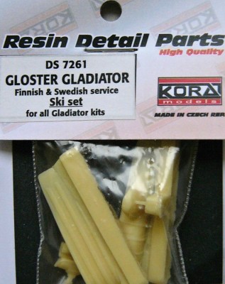Kora Model DS7261 Gl.Gladiator Finnish&amp;Swedish service Ski set 1/72