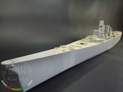 Artwox Model AW30007 USS IOWA BB-61/with PE 1:200 For Trumpeter 03706