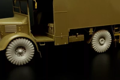 Hauler HLX-48411 British 2-Ton 4x2 Ambulance - wheels (TAM) 1/48