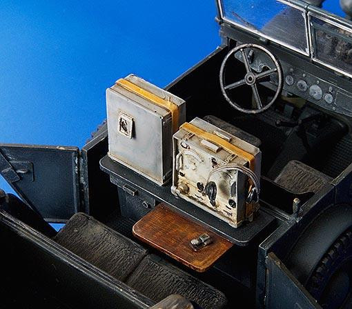 Plus model 251 Radio Car Kfz. 15 1:35