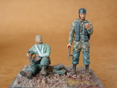 CMK F35003 German Paratroops (2 fig. ) 1/35