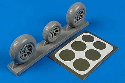 Aires 2105 P-38 Lightning wheels &amp; paint masks 1/32