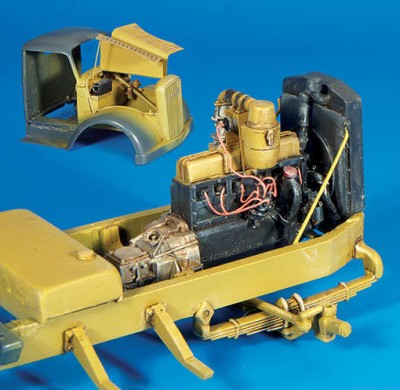 Plus model 301 Engine-compartment detail set Opel Blitz - Italeri 1:35