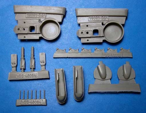 Vector VDS48-084 Re.2002 ниши, стойки и щитки шасси 1/48