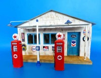 Plus model 494 Gas station 1/35