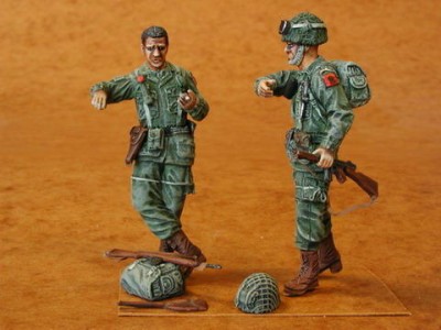 CMK F35005 US Paratroops (2 fig. ) 1/35
