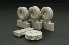 Hauler HLX48301 HMMWVE (Hummer) aggressive pattern wheels 1/48