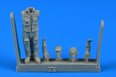 Aerobonus 480172 Soviet Aircraft Mechanic - Warsaw pact No.1 1/48