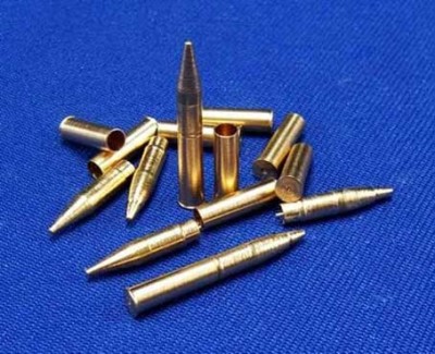 RB Model 35P05 105mm howitzer M2 3 x high-explosive anti tank 3 x high-explosive 12 x shels