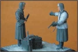 CMK F35006 German Infantry Overcoat (2 fig. ) 1/35