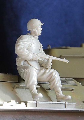 ANT 35-102 Soldier of Soviet elite assault troops. 1943-45