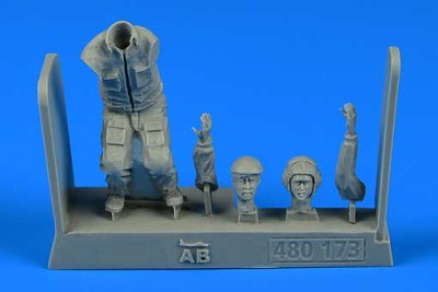 Aerobonus 480173 Soviet Aircraft Mechanic - Warsaw pact No.2 1/48
