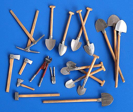 Plus model 192 Sapper tools 1:35