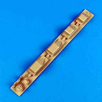 QuickBoost QB32060 F-16A/B Netz chaff/flare dispensers and antennas 1/32