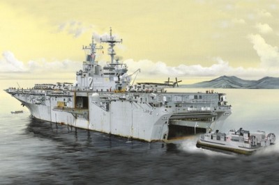 Hobby boss 83403 Корабль USS Essex LHD-2 (Hobby-Boss) 1/700