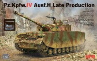 RFM 5127 Немецкий средний танк Sd.Kfz.161/1 Panzerkampfwagen IV Ausf.H поздний с двигателем и рабочими траками 1/35