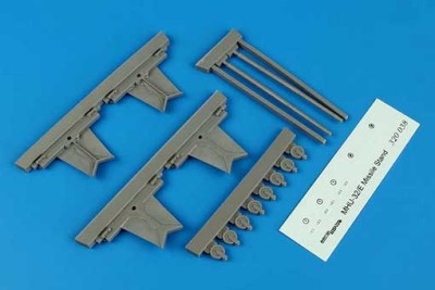 Aerobonus 320038 Missile Storage and maintenance stand 1/32