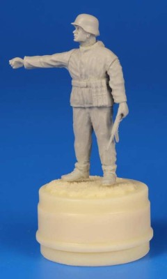 CMK F48296 German WW II Soldier - the Ardennes 1944