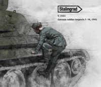 Stalingrad 3161 German soldier inspects T-34 1:35
