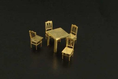 Brengun BRL144028 Table and chairs 1/144