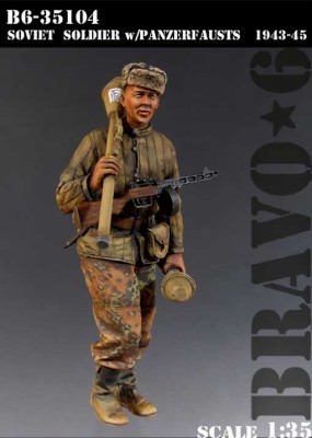 Bravo6 35104 Soviet Soldier with Panzerfausts, 1943-45 1/35