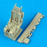 QuickBoost QB32 067 F-105 Thunderchief ejection seat with safety belts 1/32