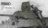 Stalingrad 3164 German soldier inspects T-34