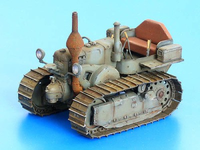 Plus model 062 Lanz BULLDOG 35 HP, caterpillar tractor 1:35