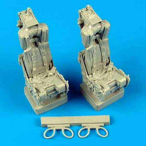 QuickBoost QB32 069 F-4 ejection seats with seatbelts 1/32